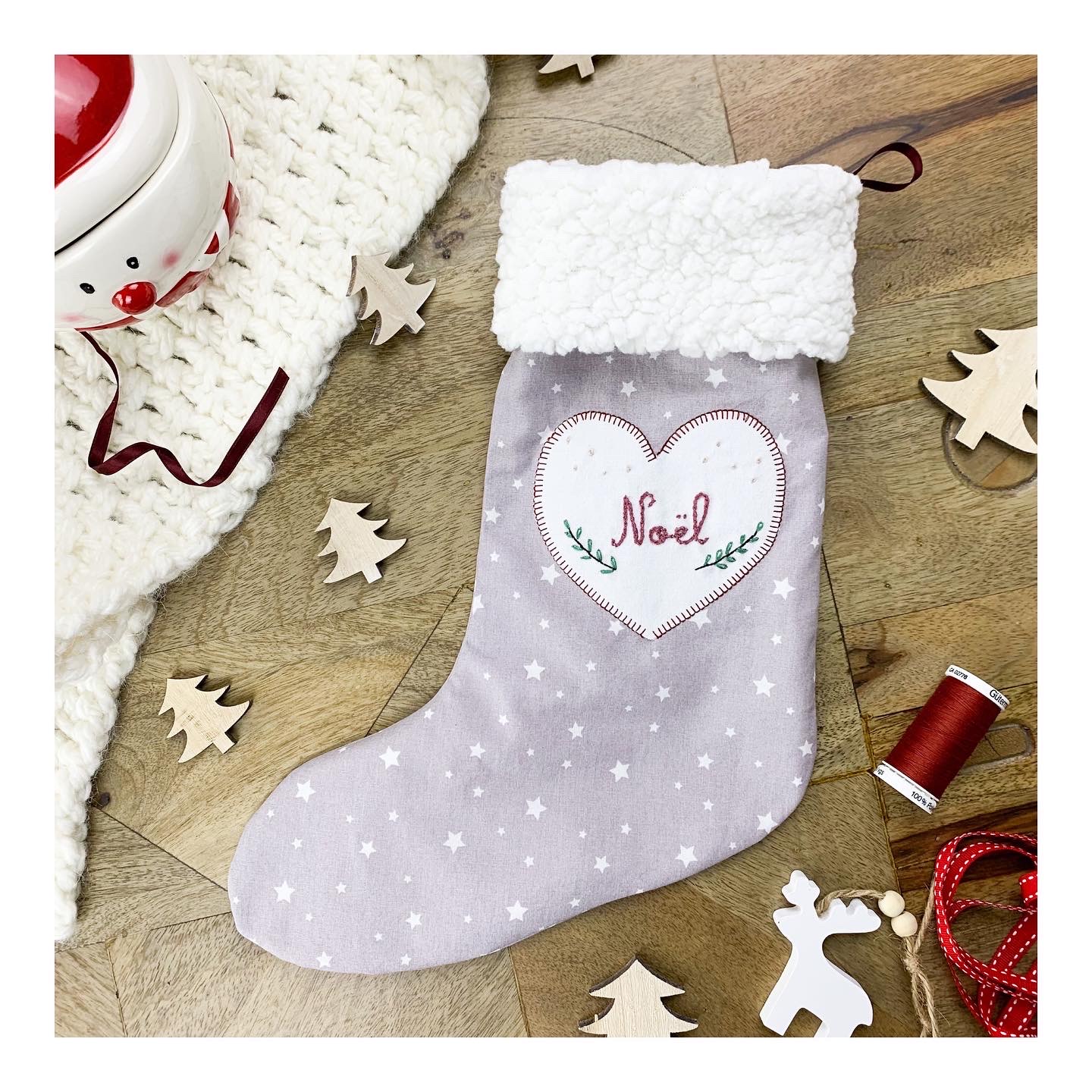 Chaussette de Noël en coton étoiles avec cœur blanc, tissu Les Tissus du Chien Vert