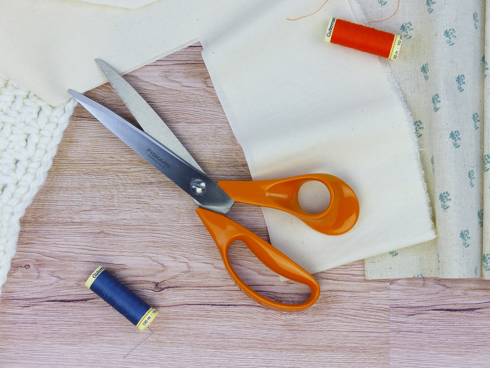 Ciseaux de coupe Fiskars pour tissu, précis et ergonomiques, accessoire couture indispensable