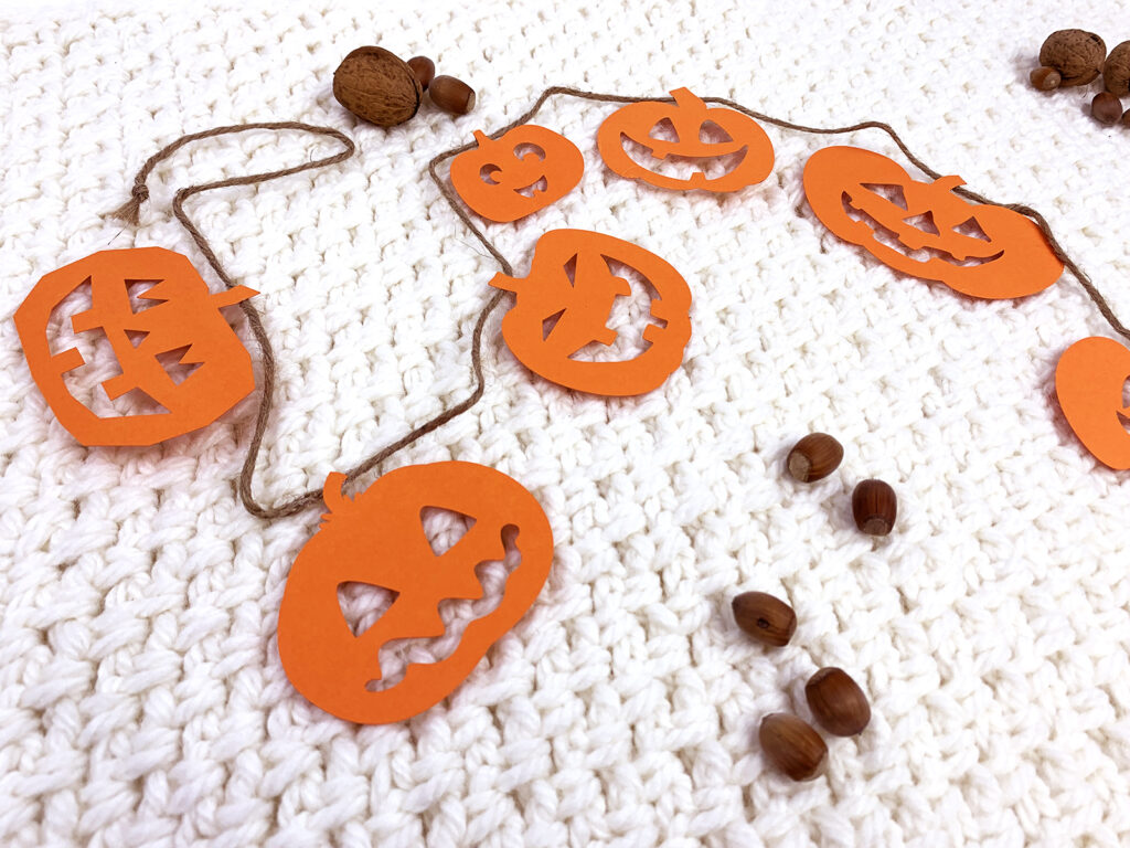 Vue d'ensemble des 7 DIY décorations d'Halloween réalisés avec la Cricut Maker