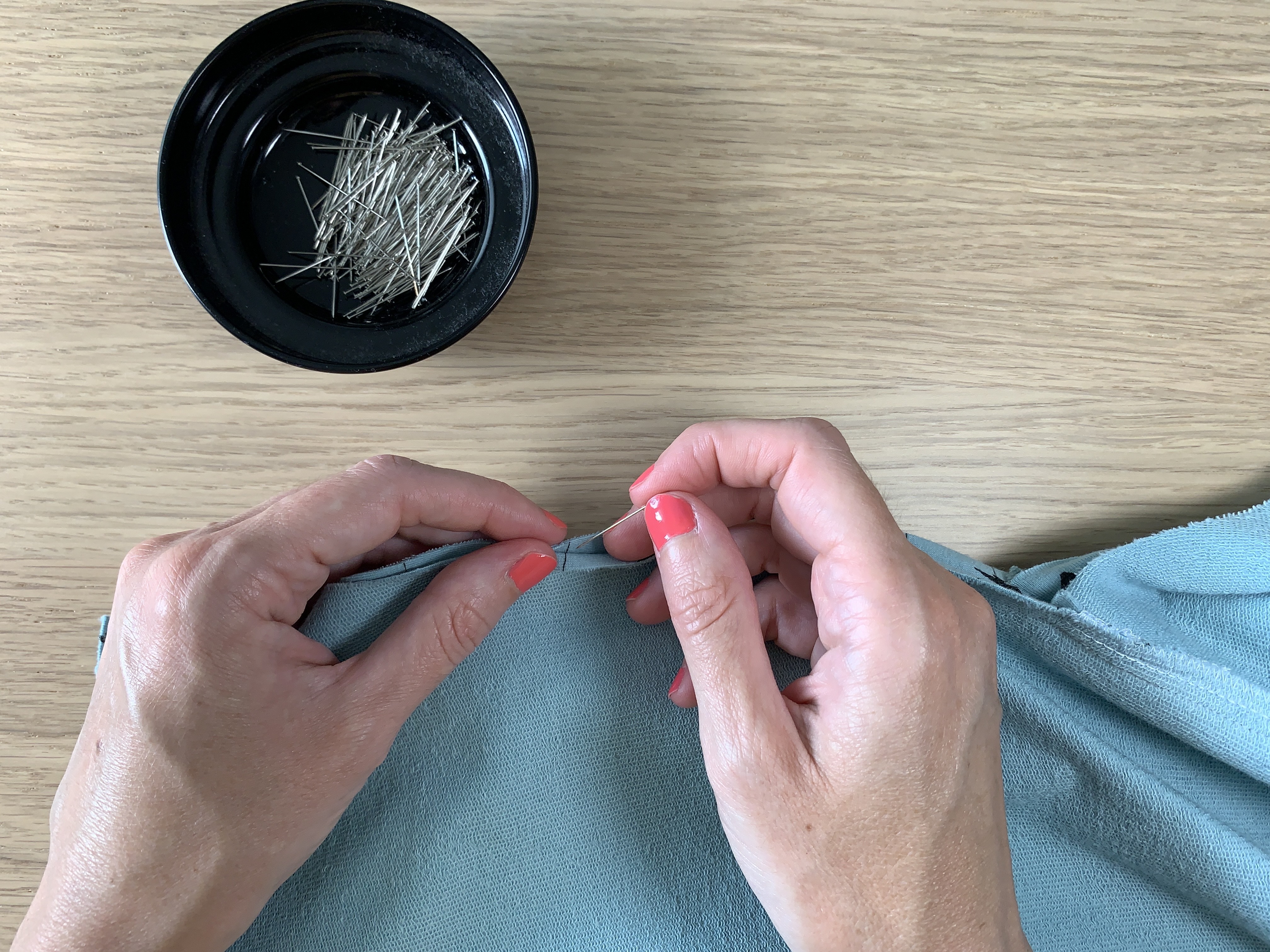 Épingler les rayures correspondantes les unes sur les autres pour obtenir de jolis raccords