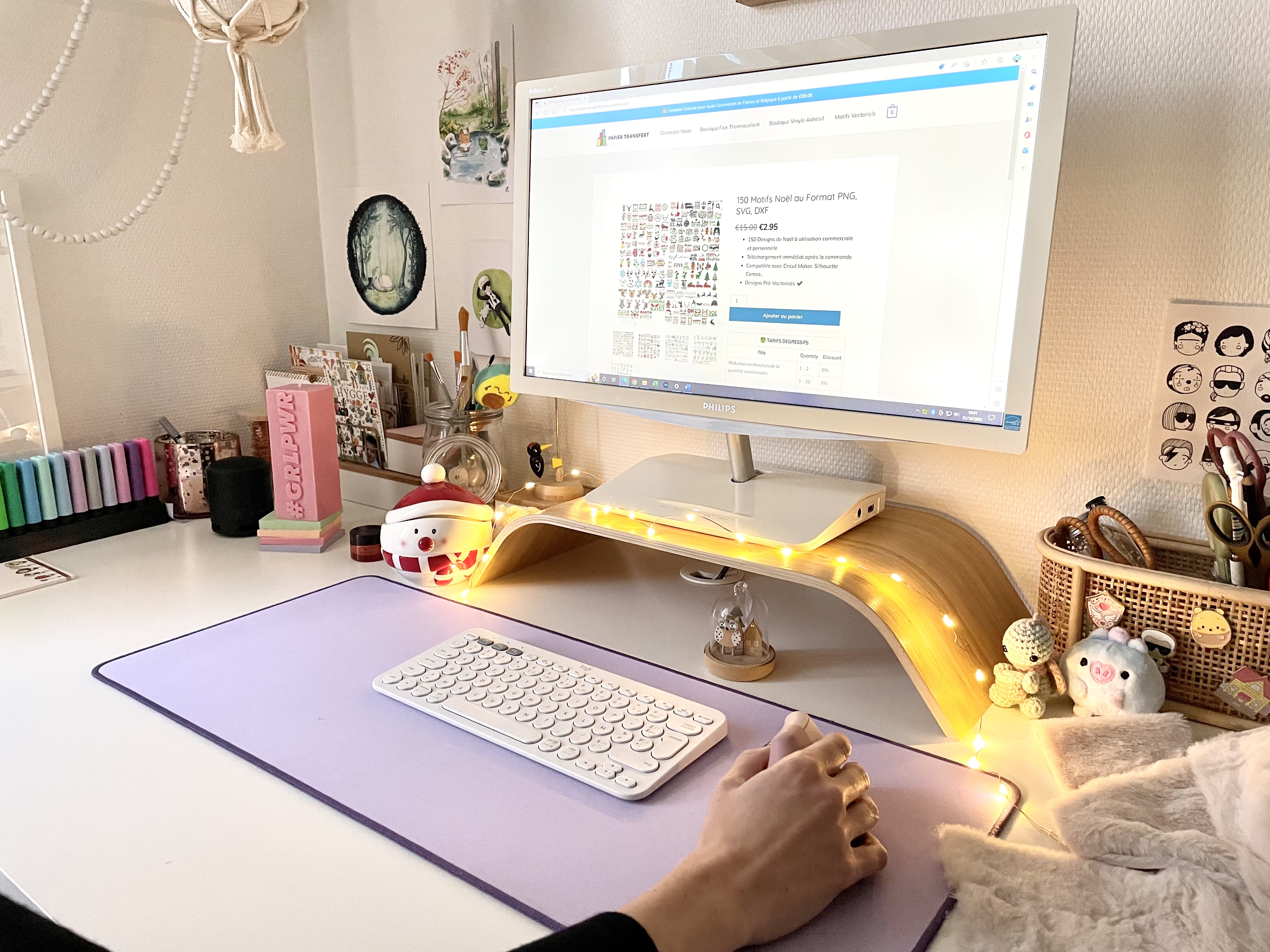 Page du pack de 150 motifs vectoriels Noël sur le site Papier Transfert, compatible Cricut