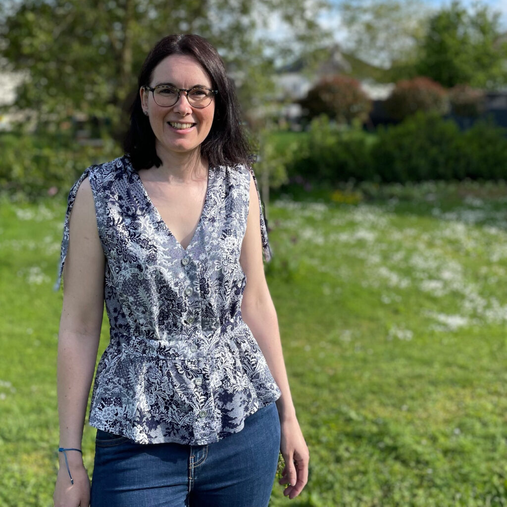 Top Oia Atelier Svila cousu en viscose, fronces sur les épaules et ceinture marquée