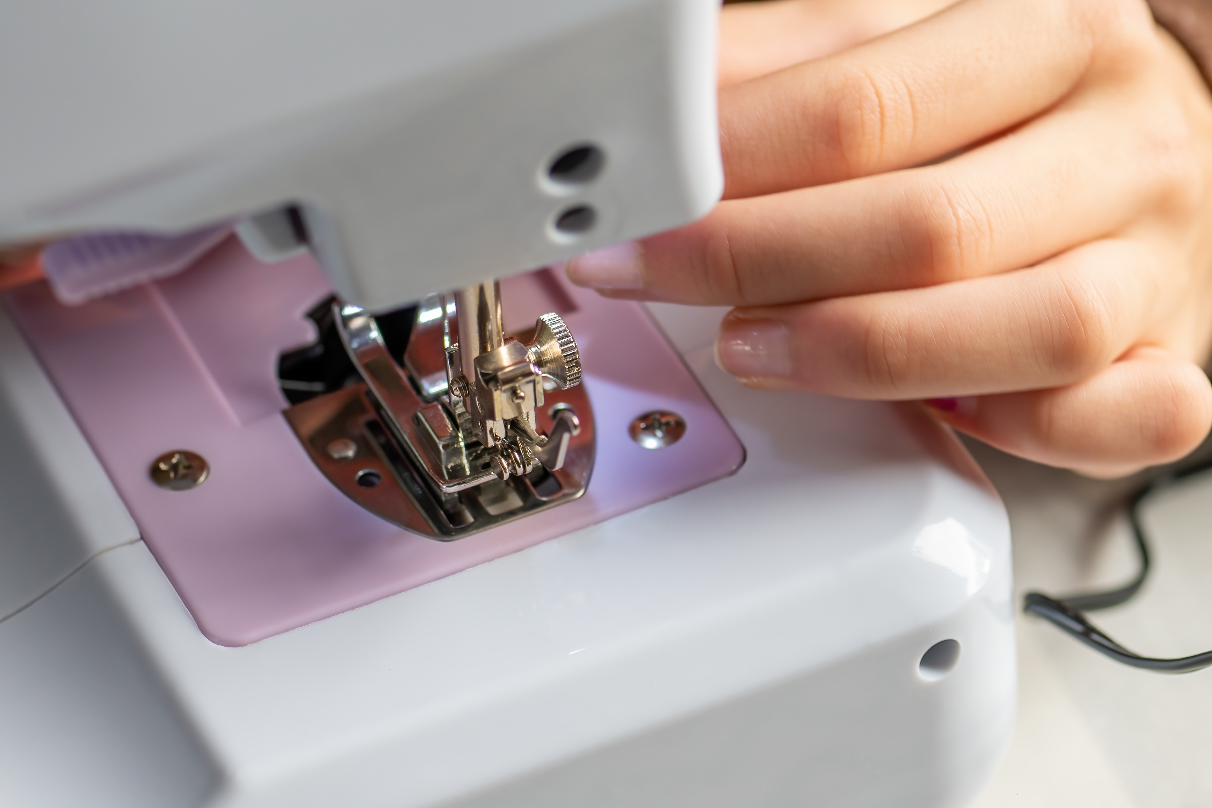 Réglages tension et pression pied-de-biche machine à coudre pour tissu denim épais