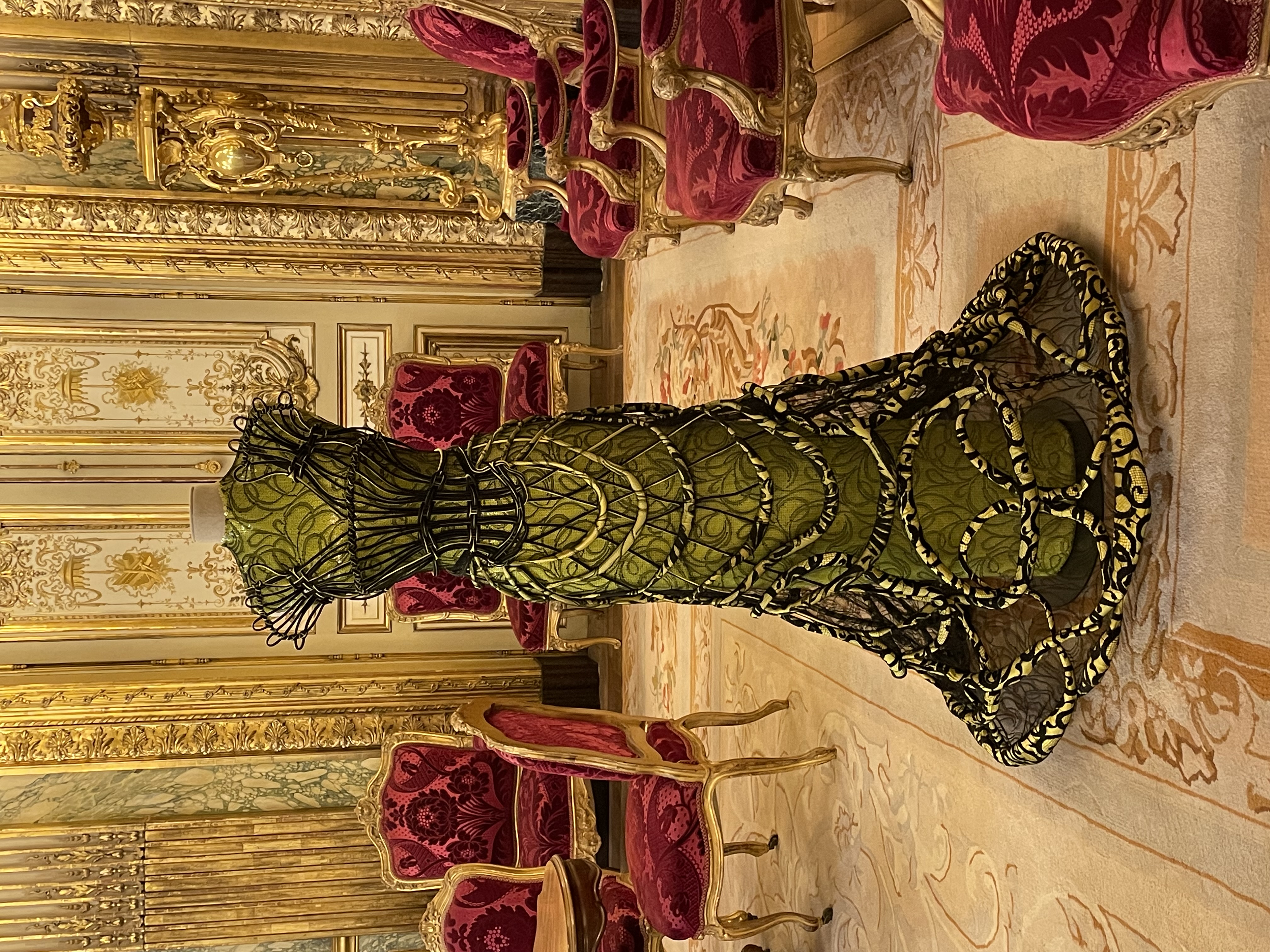 Robe Jean Paul Gaultier en mousseline et dentelle avec robe cage crinoline 2008-2009, appartements Napoléon III Louvre