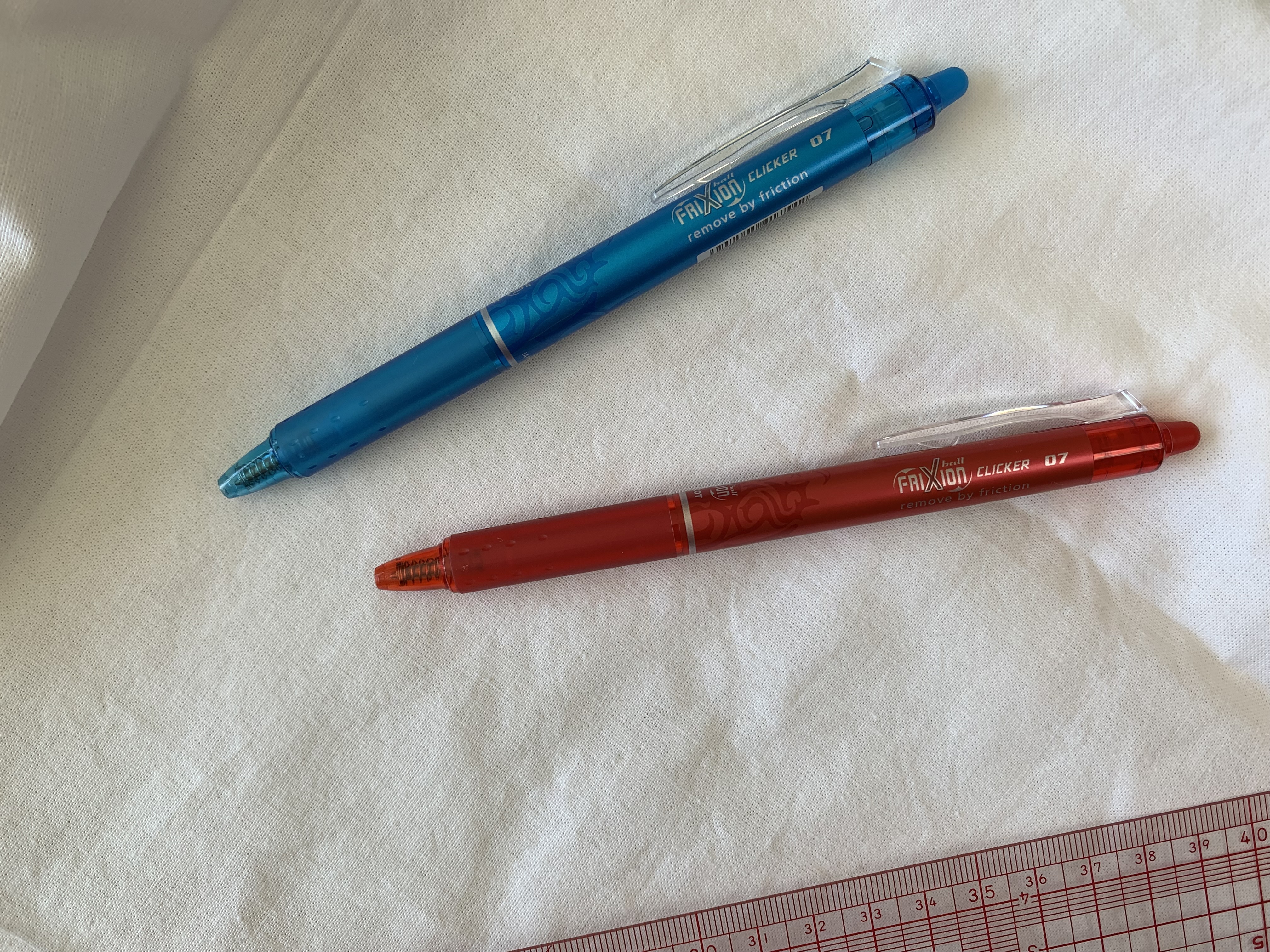 Stylos Frixion de Pilot en plusieurs couleurs, outil idéal pour marquer les repères sur tissu