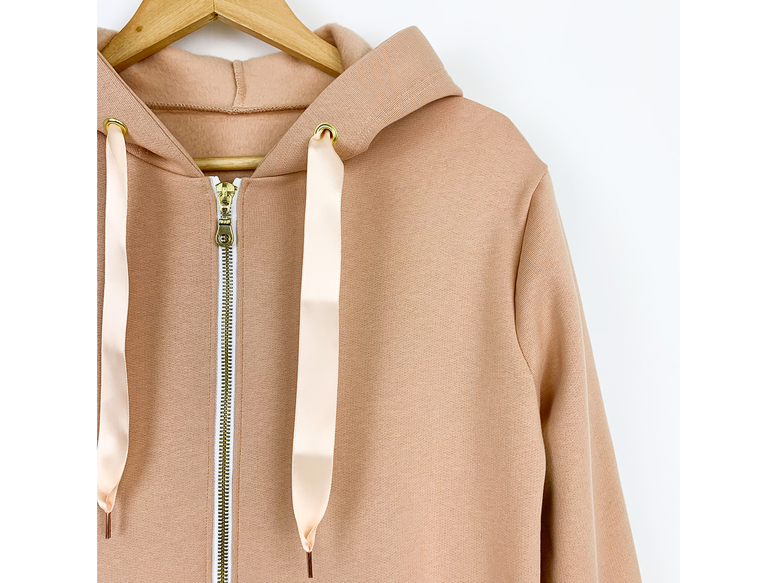 Sweat I AM Rainbow rose long avec poches passepoilées, version mi-mollet couture femme