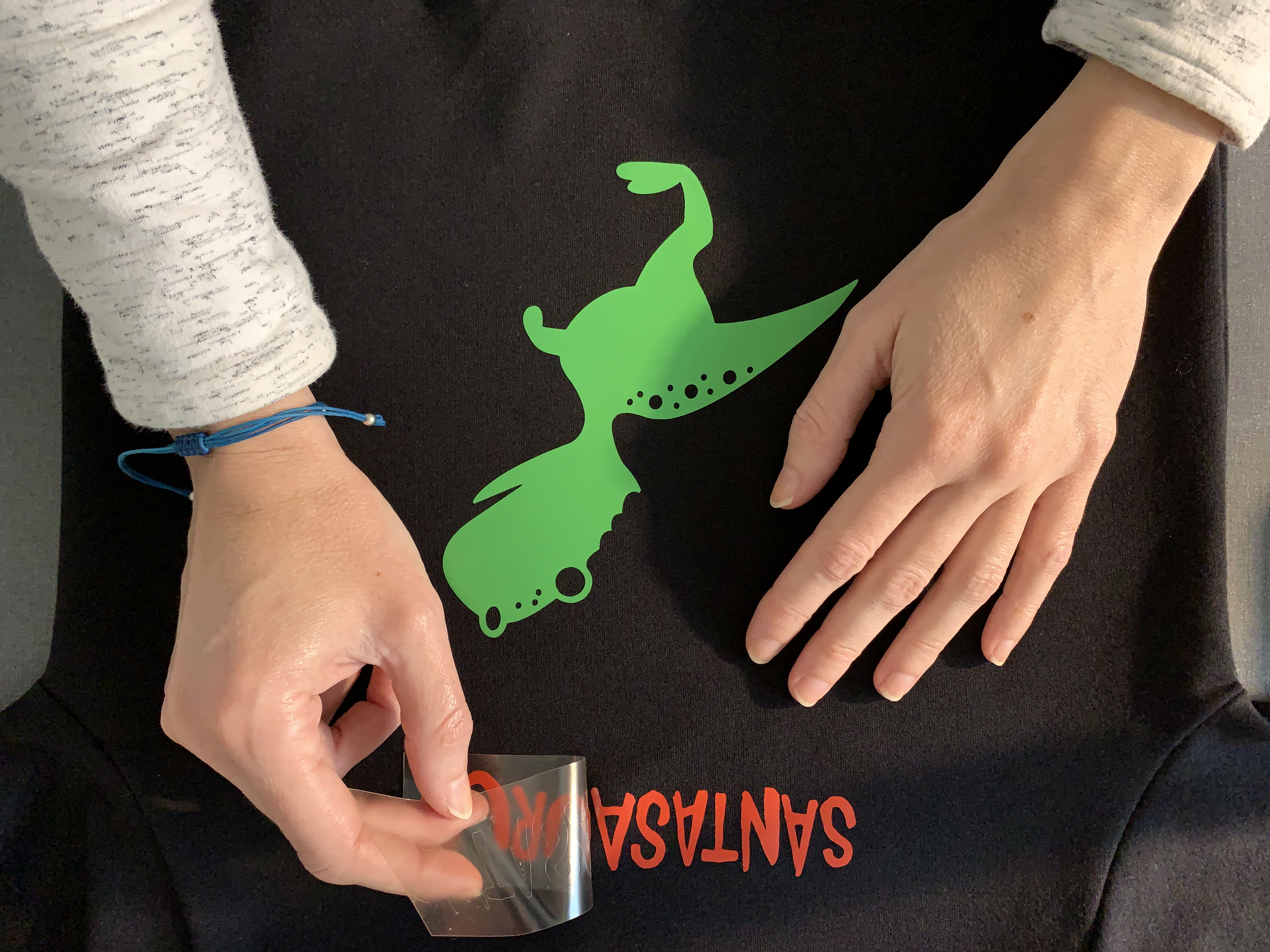 Application du flex thermocollant sur le sweat enfant avec la presse à chaud EasyPress