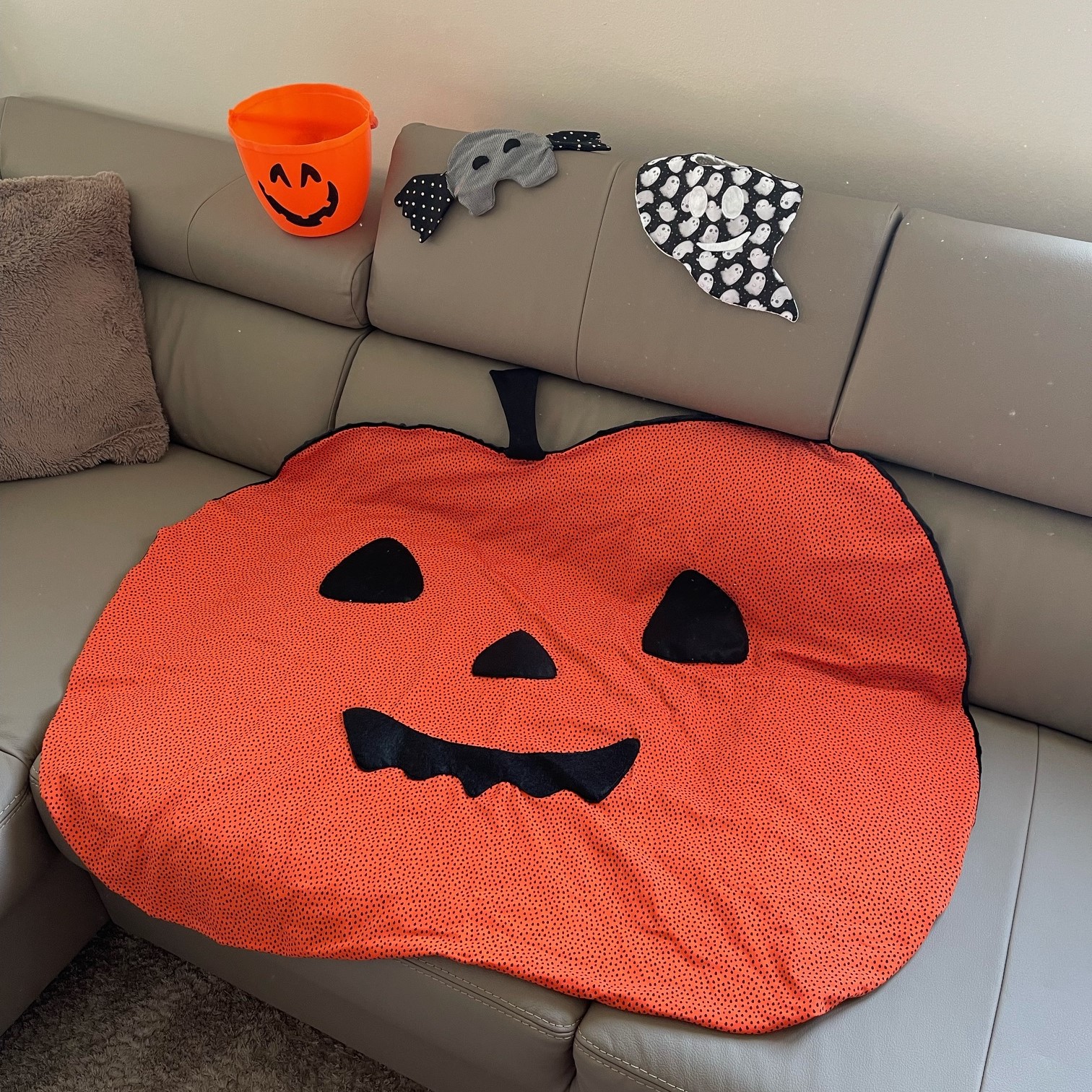 Version testeuse Audrey @odreycreationscouture – couverture citrouille Halloween ambiance festive
