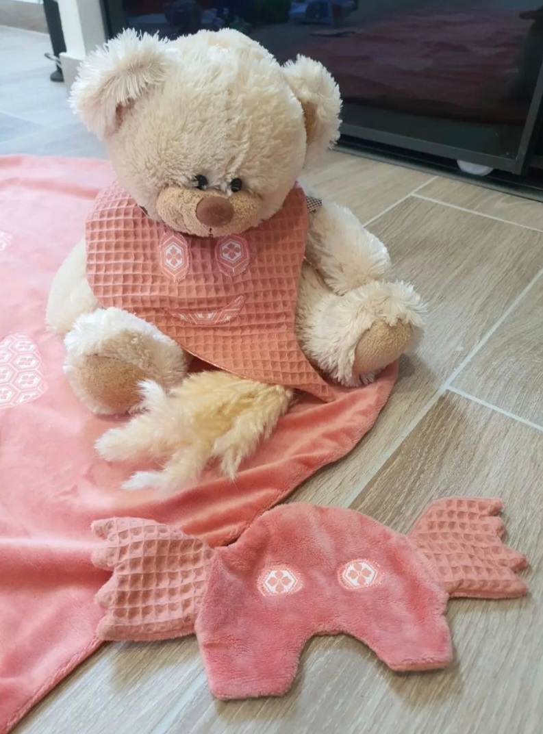 Version testeuse Stéphanie @lily_parson_couture – ensemble bébé Halloween en tissus roses