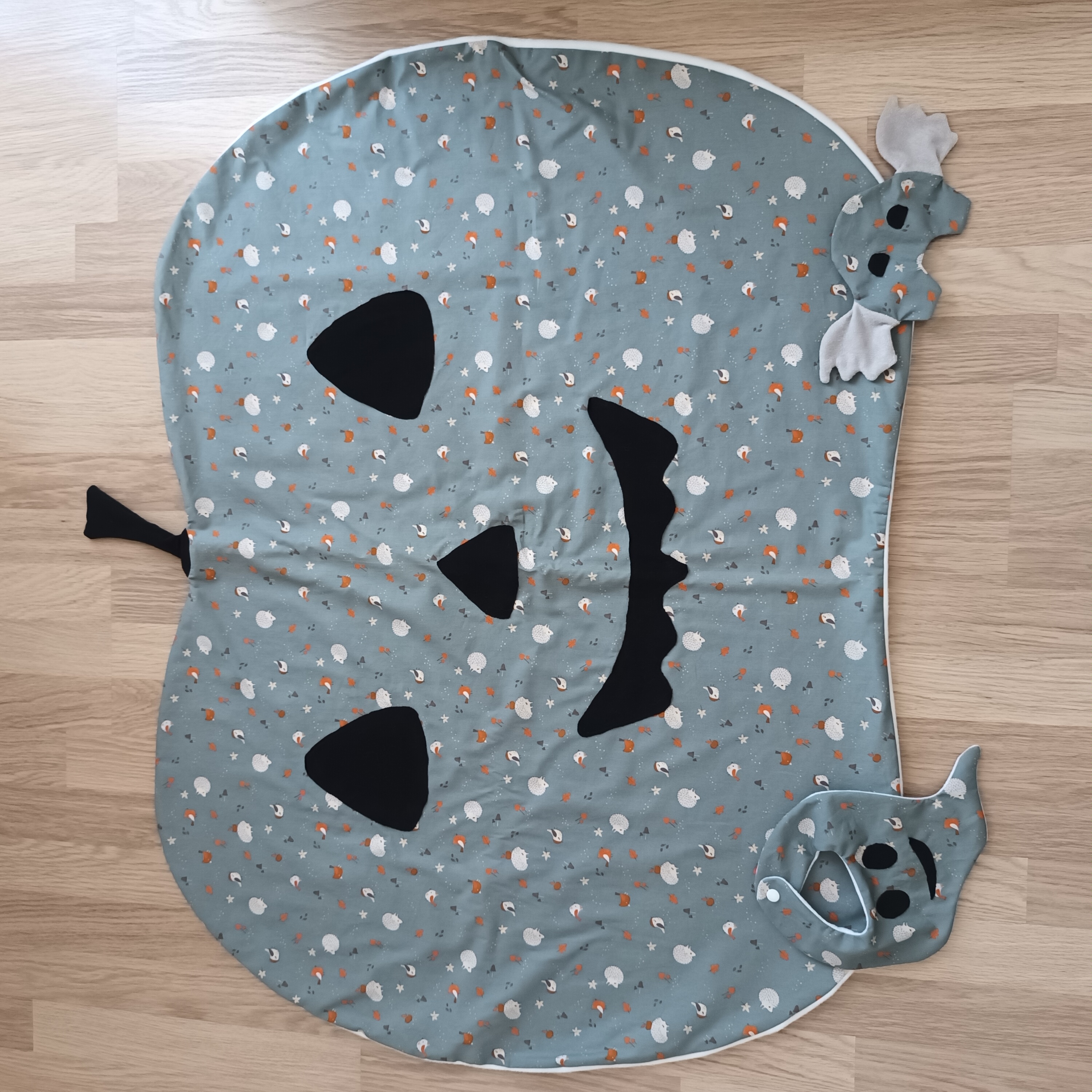 Version testeuse Stéphanie @stefcreas – couverture citrouille Halloween tissu gris